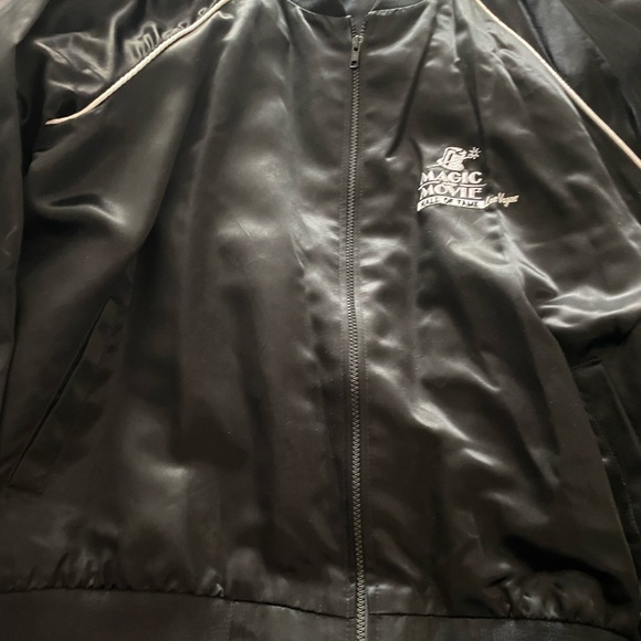Vintage Magic & Movie Hall of Fame black satin bomber jacket - size XXL - Picture 11 of 15